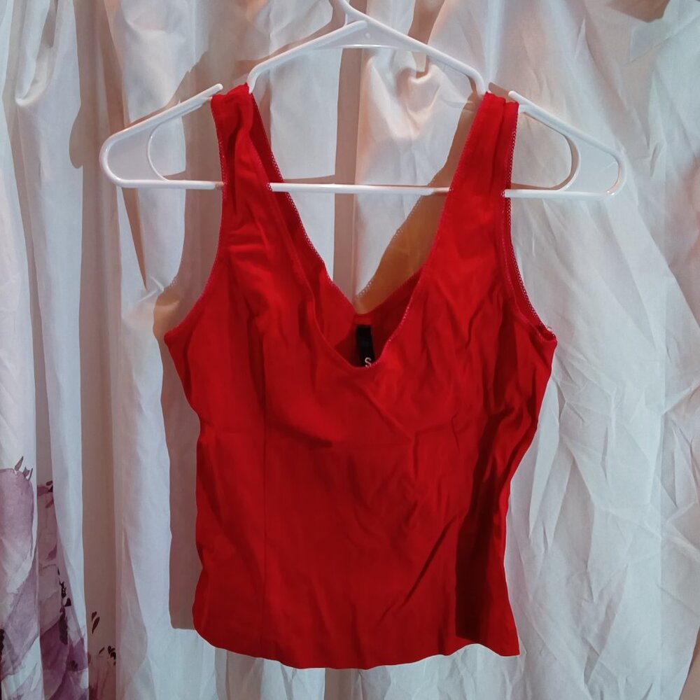 Divided red stretchy tank Small